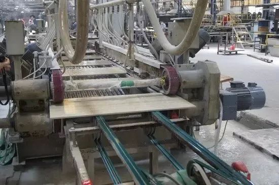 陶瓷廠異味大、被投訴，潔匠現(xiàn)場抽取廢氣做檢測、研制有效除臭劑！