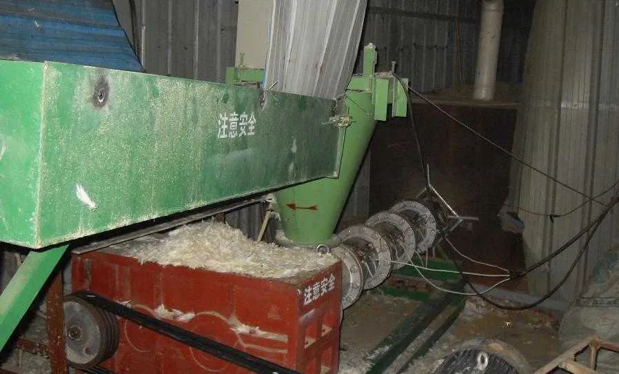 羽毛粉加工腥味、苦味、惡臭味混雜，看工業(yè)除臭劑如何快速除臭！