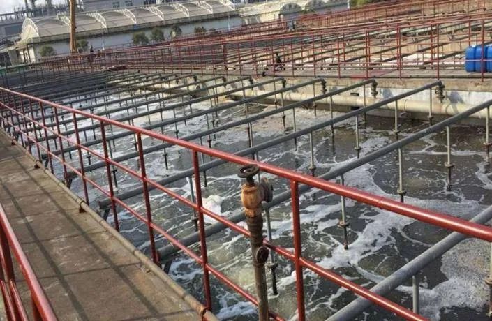 化工廠污水、污泥“臭氣熏天”遭投訴，該如何解決？